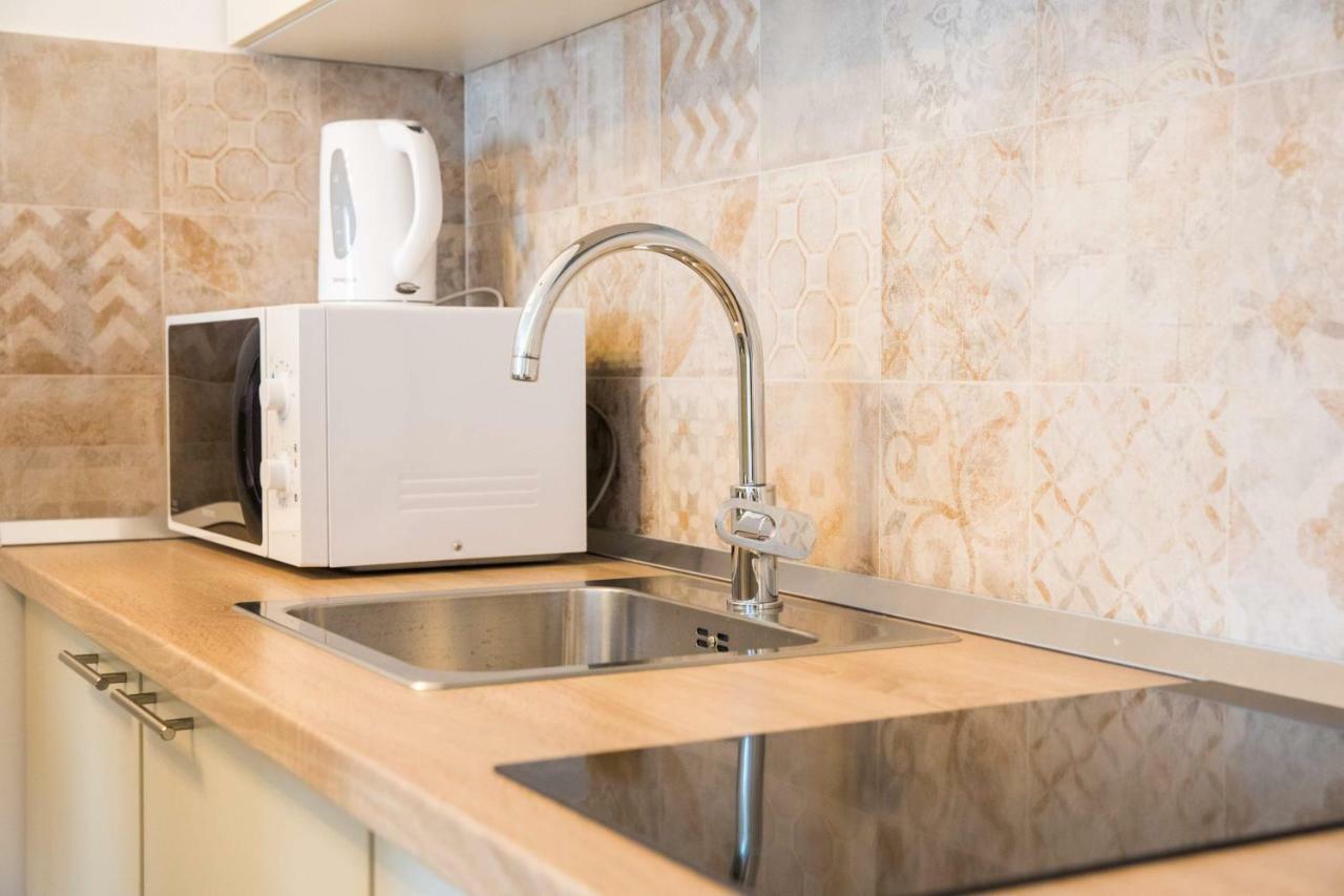 Center Studio Apartment *