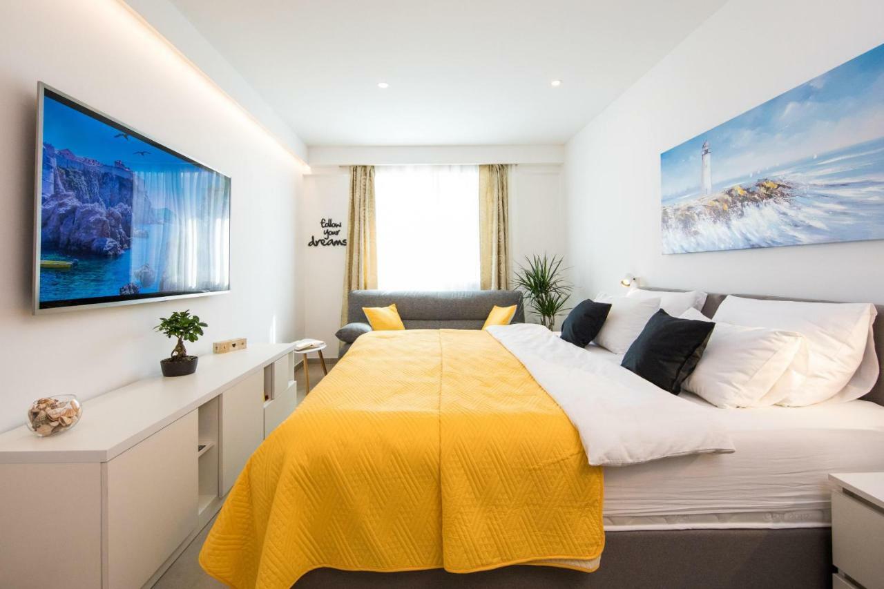 Apartment Center Studio
